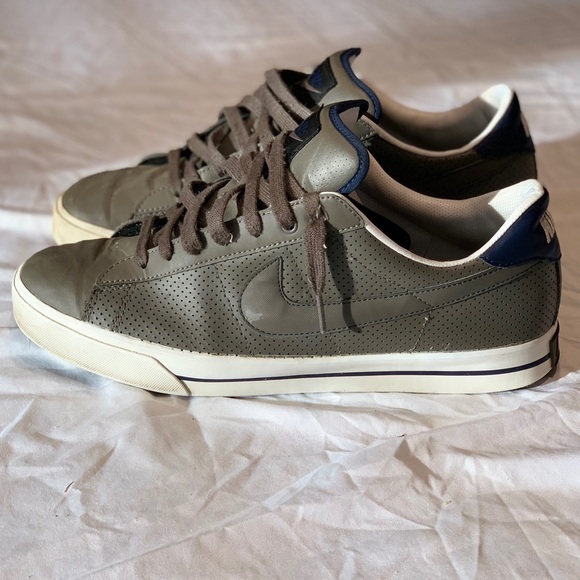 nike trainers olive green